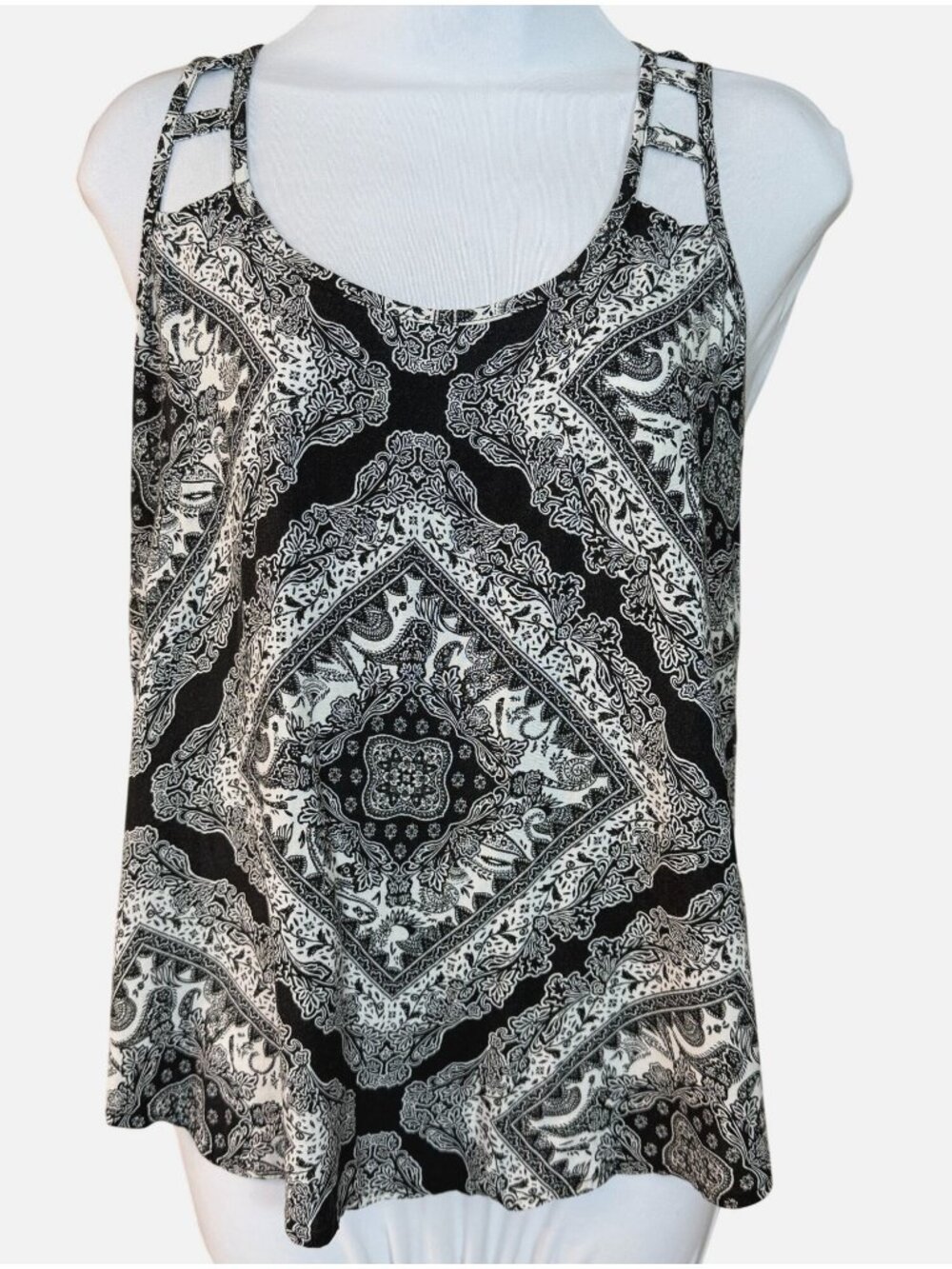 LUQ Boho Black & White Bandana Paisley Tank Strappy Back Med